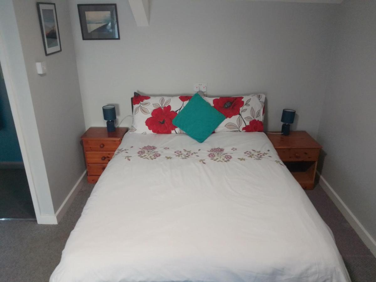 Dolphins Backpackers Hostel Tintagel Exterior photo