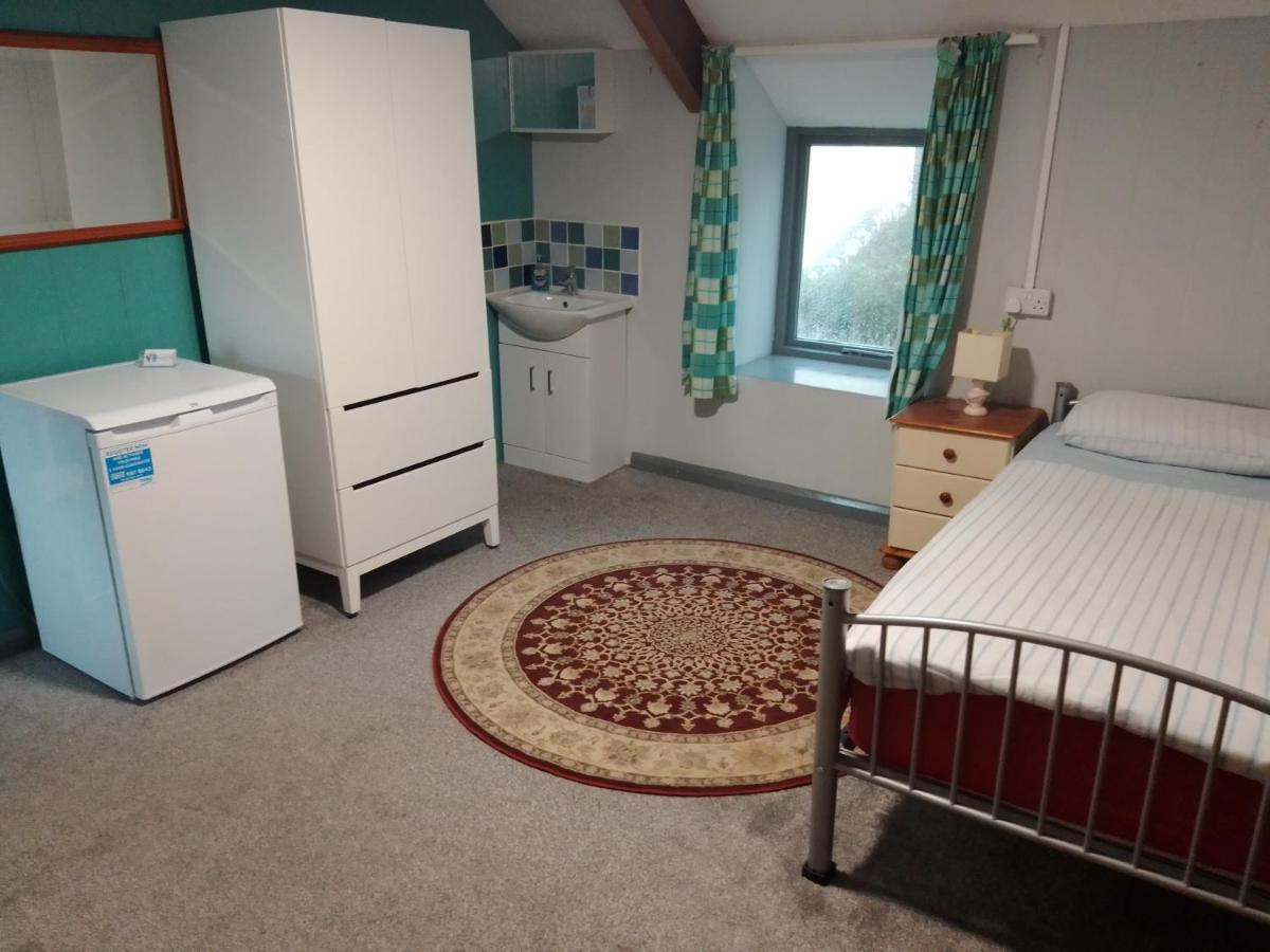 Dolphins Backpackers Hostel Tintagel Exterior photo